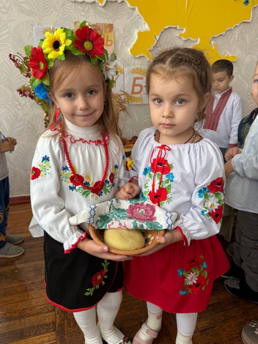  Виставка хлібопекарських виробів «До Дня хліба»