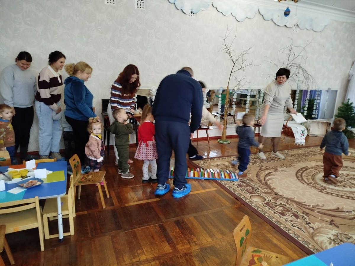 День родинної єдності у ясельно-молодшій групі.