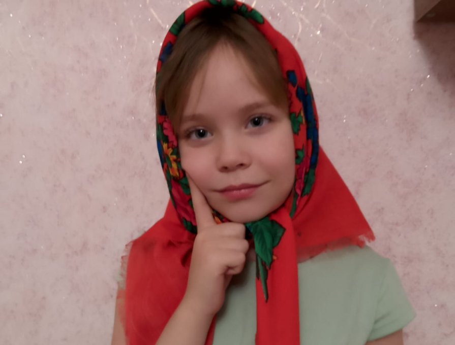 Хустка - символ зв'язку поколінь.